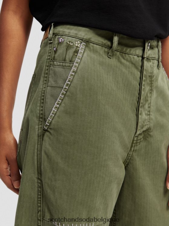 vêtements Scotch & Soda chino en coton biologique coupe boyfriend The Pip- Scotch and Soda parfum vert militaire 6BZRBF169