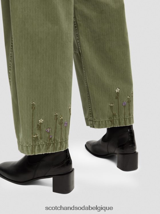 vêtements Scotch & Soda chino en coton biologique coupe boyfriend The Pip- Scotch and Soda parfum vert militaire 6BZRBF169