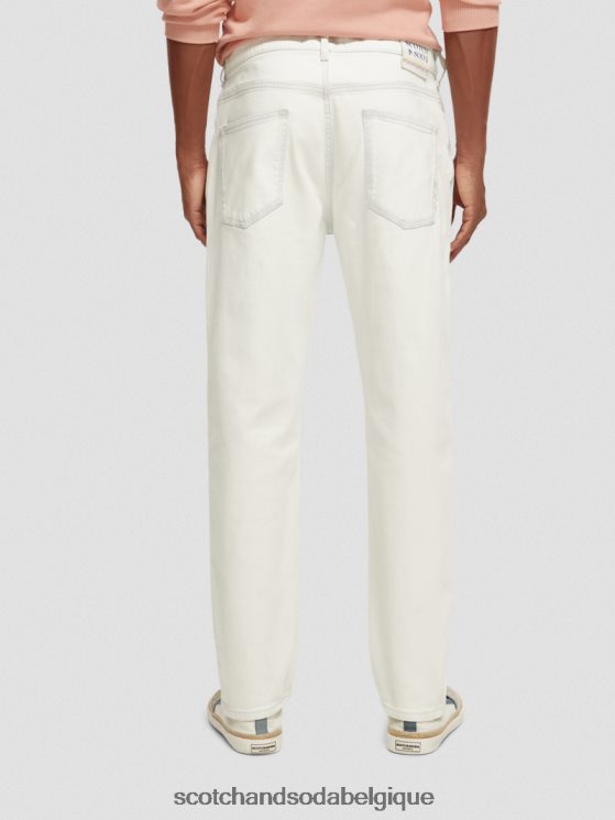 vêtements Scotch & Soda le jean coupe classique fuselée- Scotch and Soda Bruxelles vers le bas et dehors 6BZRBF588