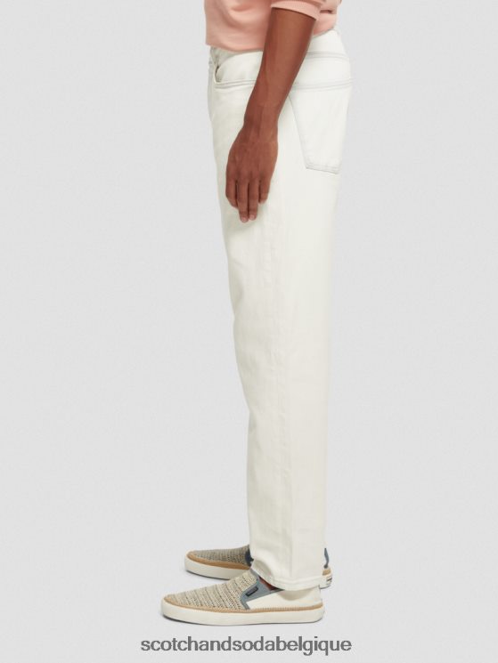 vêtements Scotch & Soda le jean coupe classique fuselée- Scotch and Soda Bruxelles vers le bas et dehors 6BZRBF588