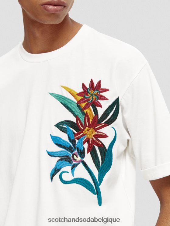 vêtements Scotch & Soda T-shirt coupe décontractée à fleurs brodées- Scotch and Soda Belgique blanc 6BZRBF353